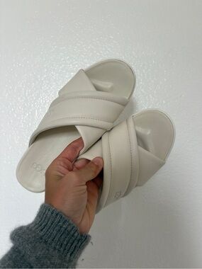 UGG Cream Crisscross Slide Sandals